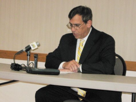 Ron Matekaitis, associate judge in the 16th Judicial Circuit,
announced at the Hopkins Park Terrace room Wednesday afternoon that
he will be running for circuit court judge in the March
election.