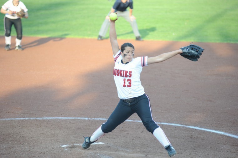 Northern Star File Photo NIUs Stephanie Toft delivers a pitch
during a game against UIC last season.
