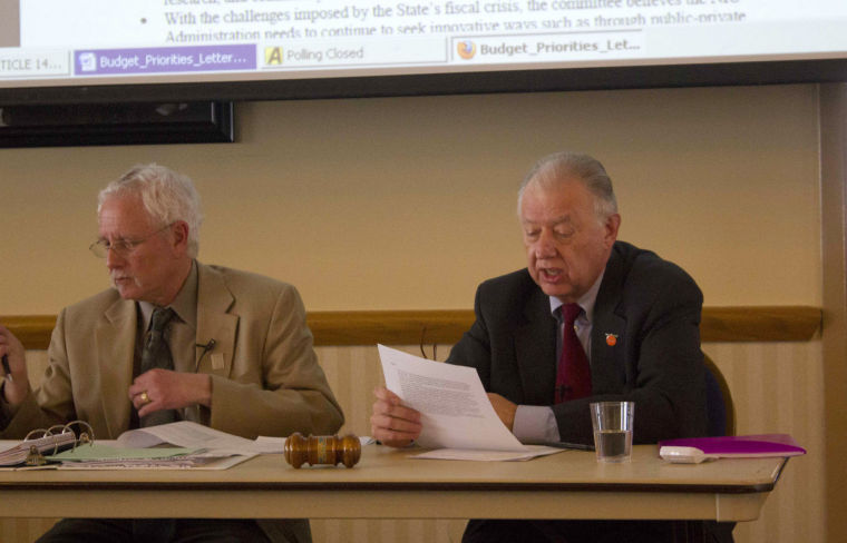 President+John+G.+Peters+with+the+Committee+on+Resources%2C+Space%2C+and+Budgets+%28CRSB%29+discussed+the+budget+process+and+the+allocation+of+fiscal+resources+at+the+NIU+university+Council+meeting+on+Wednesday+afternoon+in+the+HSC+Skyroom.+Mr.+Peters+reiterated+NIU+as+a+student+centered%2C+and+research+based+institution.+Topics+discussed+included+overall+budget%2C+student+enrollment%2C+campus+sustainability+and+infrastructure%2C+employee+compensation%2C+and+NIUs+Vision+2020.%0A