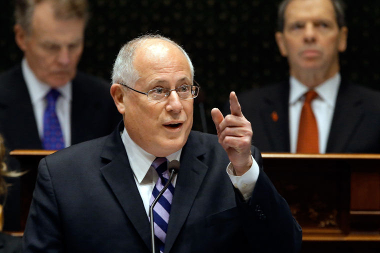 Illinois Gov. Pat Quinn delivers the State of the State address to a joint session of the General Assembly in the House chambers at the Illinois State Capitol Wednesday in Springfield