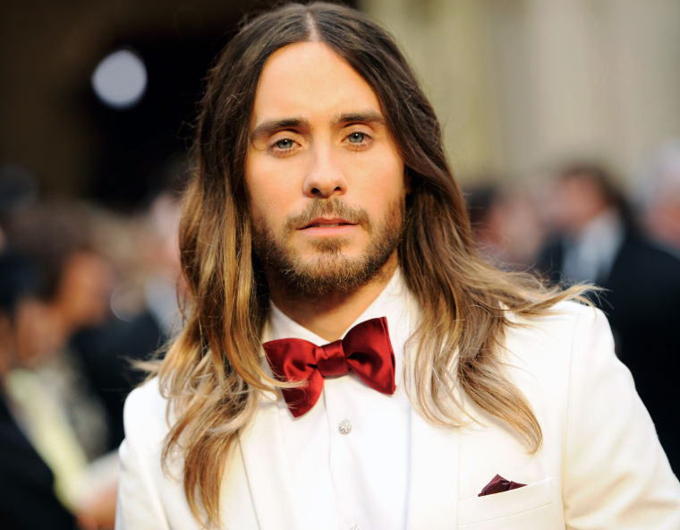 Academy Award-winner Jared Leto wore a red bow tie Sunday to the Oscars. This is its journey through the show.
