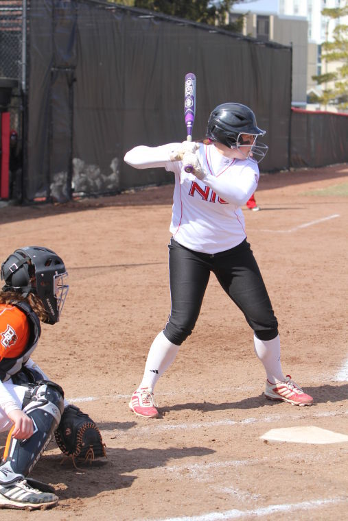Sophomore+catcher+Emily+Naegele+readies+to+swing+against+the+Bowling+Green+Falcons+March+29+at+Mary+M.+Bell+Field.+Naegele+went+3-for-7+with+one+run+scored+and+two+RBIs+in+the+Huskies%E2%80%99+two+losses+Tuesday+against+the+Valparaiso+Crusaders+in+Valparaiso%2C+Ind.