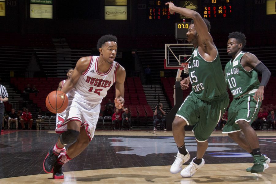 Freshman forward Jaylen Key goes against Chicago State Universitys defense on Dec. 2. Men’s basketball (16-8, 5-6 MAC) will return home Saturday to face the University of Akron (19-4, 8-2 MAC) after playing four of its last five games on the road.