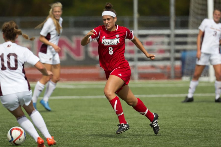 Allie Ingham is a junior midfielder from Arlington Heights and began playing for the women’s soccer team in 2014.