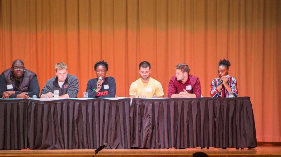 The+Diversity+Dialogue+held+Wednesday+in+Altgeld+had+a+panel+of+speakers%2C+all+from+the+Black+Student+Union+and+Tau+Kappa+Epsilon.+Discussed+was+the+racial+incident+that+happened+outside+of+the+TKE+house%2C+ways+to+come+together+and+learn+and+all+concerns+the+audience+had.