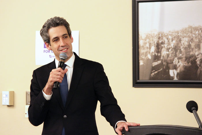 Daniel Biss, 9th District senator and Democratic gubernatorial candidate, speaks to a crowd of more than 50 attendees Tuesday in the Sky Room of the Holmes Student Center.