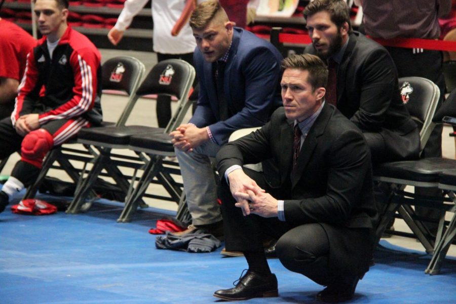 Head Coach Ryan Ludwig (right) coaches from the sidelines in 2018.