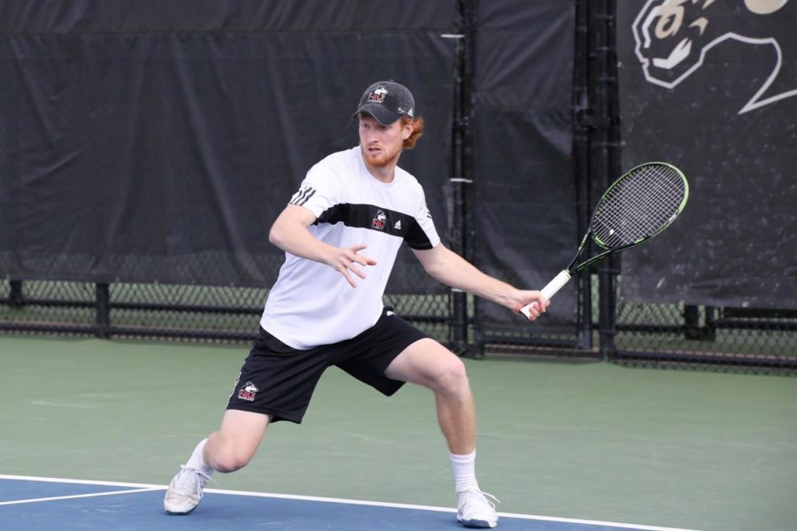 Mens tennis falls to conference rival
