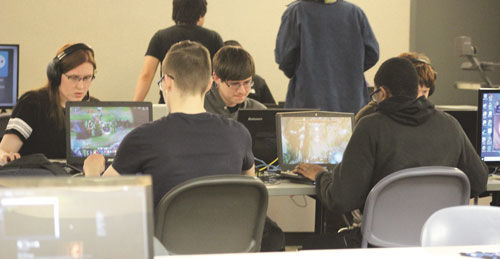 Huskie Spotlight: E-Sports Club Creates Community