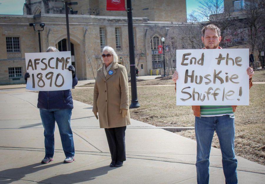 Members of AFSCME Council 31 will no longer rally Mondays outside of Altgeld Hall.