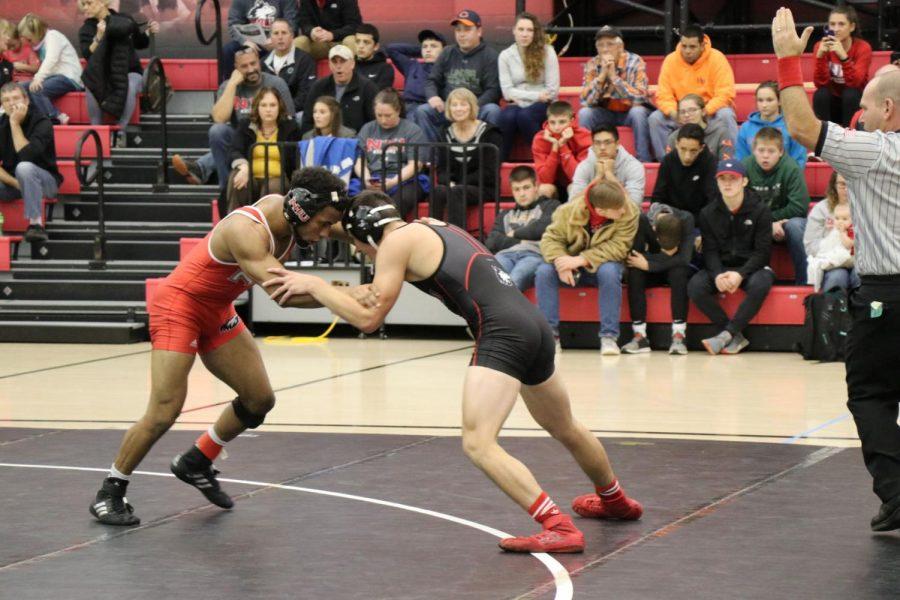 Wrestling+holds+annual+Red+and+Black+scrimmage