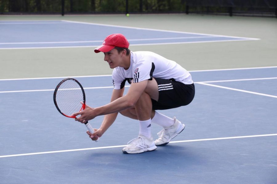 Men's Tennis moves on to MAC Semi-Finals