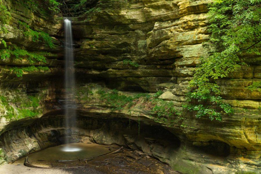 Cascade+after+the+morning+Summer+rain+in+St.+Louis+Canyon.+Starved+Rock+State+Park%2C+Illinois%2C+U.S.A.