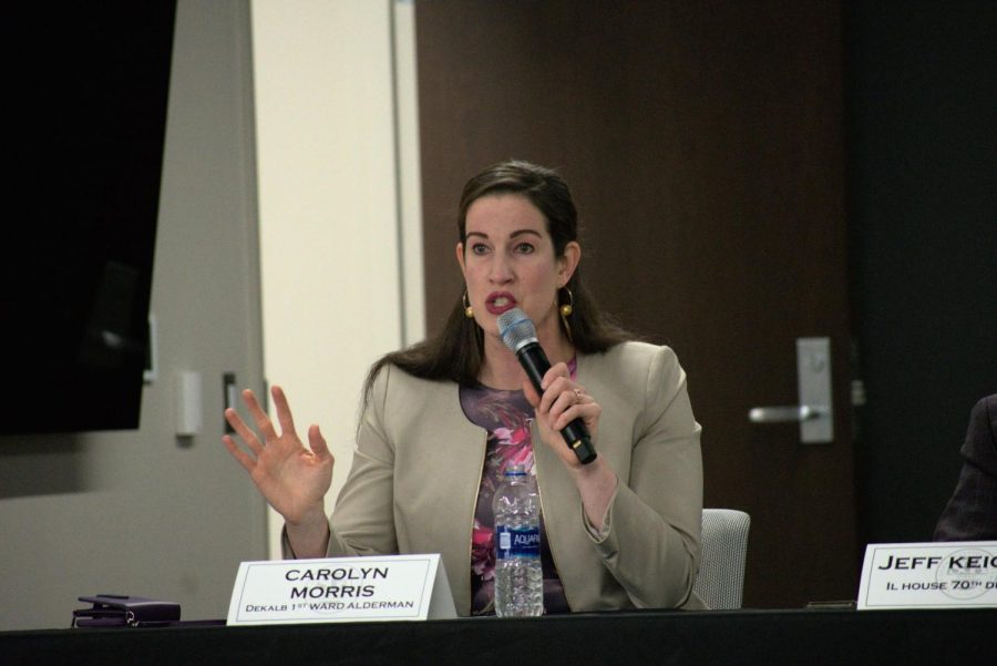 First ward alderperson Carolyn Morris speaks to students Wednesday at the Holmes Student Center, OASIS Commons, about getting involved with local government.