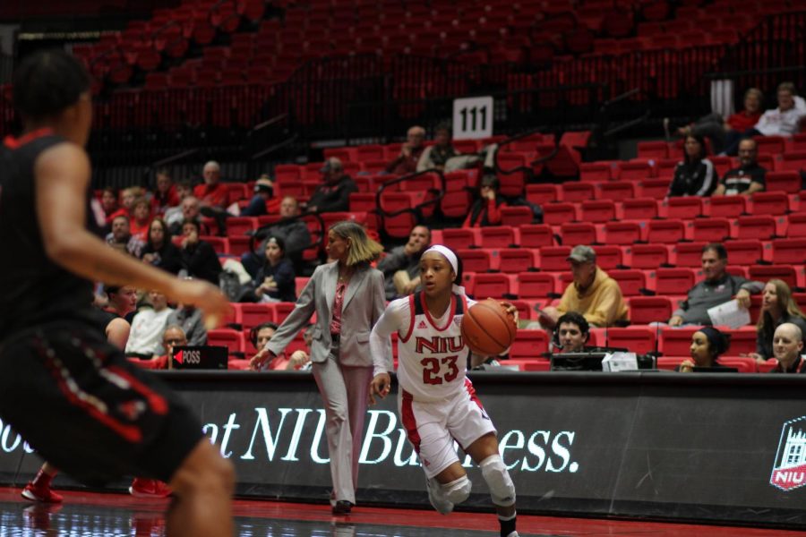 Courtney Woods and Myia Starks shine in their final game at the Convocation Center 2