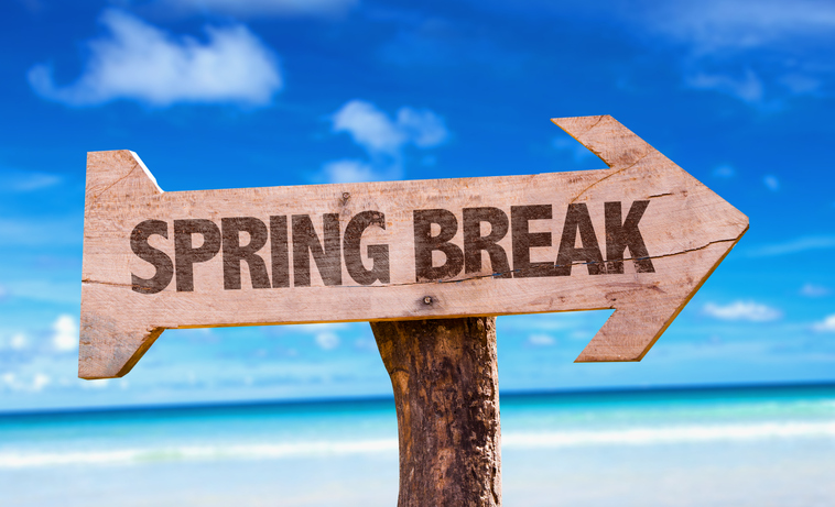 Spring+Break+sign+with+beach+background