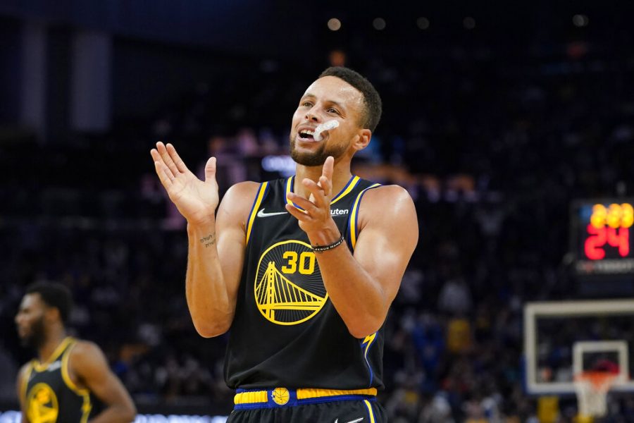 Golden State Warriors guard Stephen Curry (30) during an NBA basketball game against the Charlotte Hornets in San Francisco, Wednesday, Nov. 3, 2021.