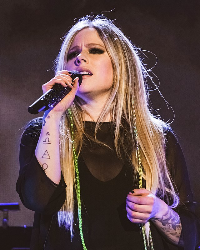 Avril Lavigne performing live at The Greek Theatre in Los Angeles in Sept. 2019 (Justin Higuchi | Wikimedia Commons)