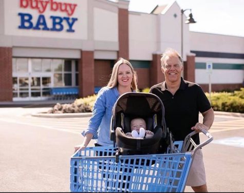 Father and daughter alumni Stan Valiulis and Lindsey Valiulis Fleischhauer created Totes Babies, which allows parents to shop with babies in a non-stressful way. BuyBuyBABY is one of many retailers that sell the product. 