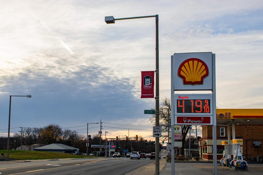 Gas+is+priced+at+%244.19+per+gallon+at+the+Shell+gas+station%2C+175+W.+Lincoln+Highway.+%28Sean+Reed+%7C+Northern+Star%29