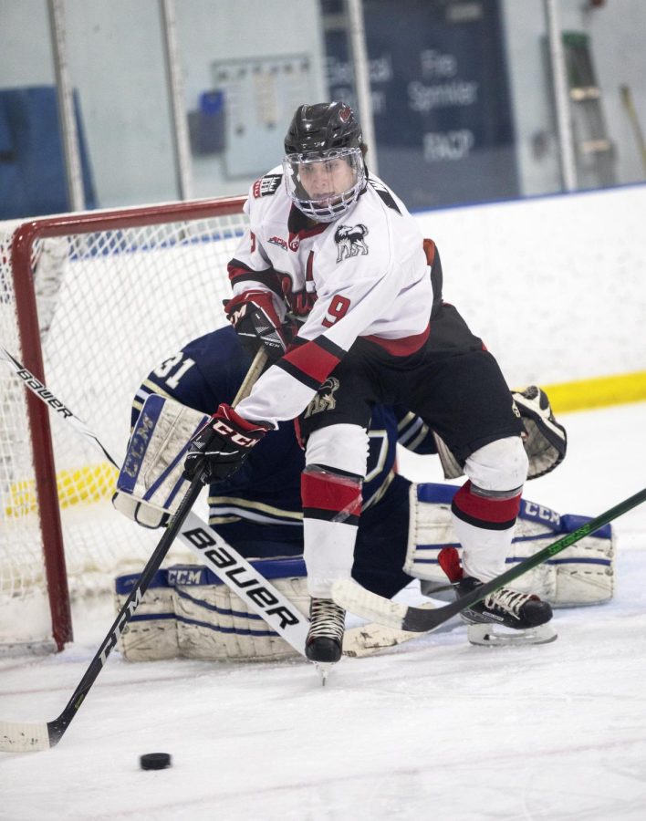 NIU senior forward Hunter Wahl in the Huskies season opener versus John Carroll University on Sept. 16, 2022. (Beverly Buchinger | NIU Hockey)