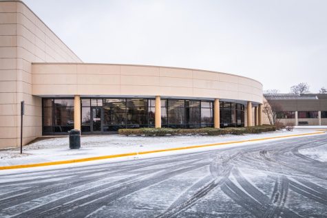 The NIU Recreation Center during a snowy afternoon on campus. It is the perfect place for students to exercise before heading back to their dorm room. (Mingda Wu | Northern Star)