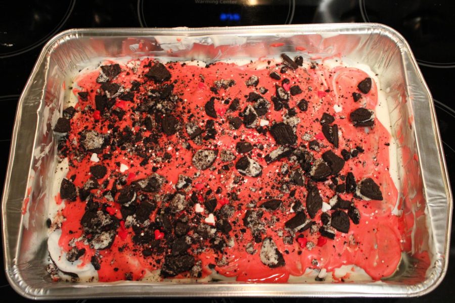Valentine’s Day Oreo Cookie Crack, an easy recipe to make in 20 minutes for your Valentine.  (Nyla Owens | Northern Star)