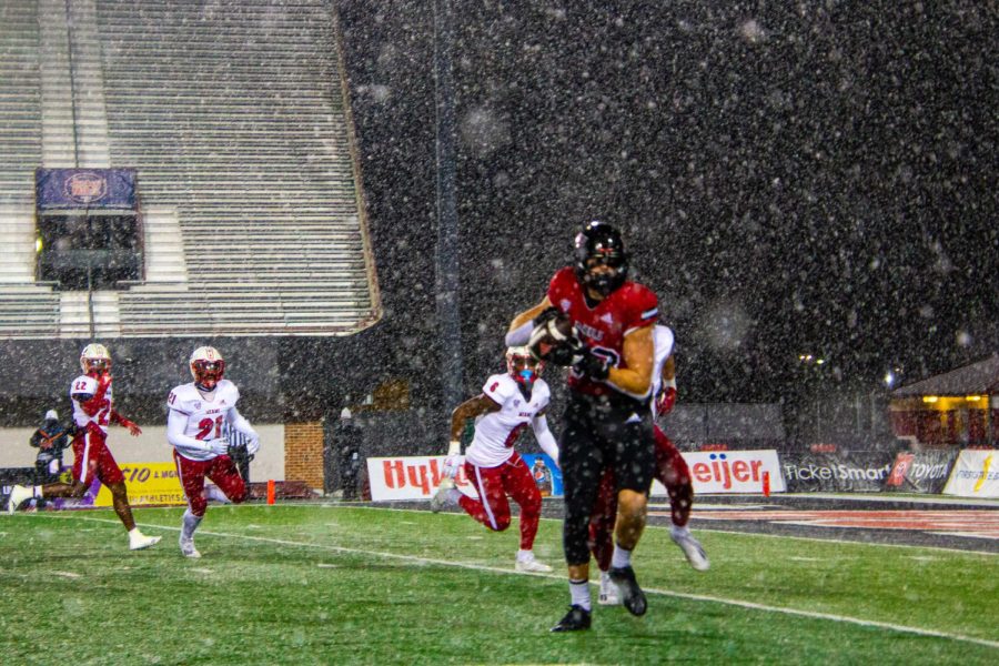 NIU+redshirt+senior+tight+end+Liam+Soraghan+turns+upfield+after+catching+a+pass+from+freshman+quarterback+Nevan+Cremascoli+in+the+first+quarter+of+the+Huskies+Nov.+16+football+game+against+the+Miami+University+RedHawks.+NIU+Football+has+announced+multiple+additions+to+its+lineup+for+the+upcoming+season.+%28Mingda+Wu+%7C+Northern+Star%29