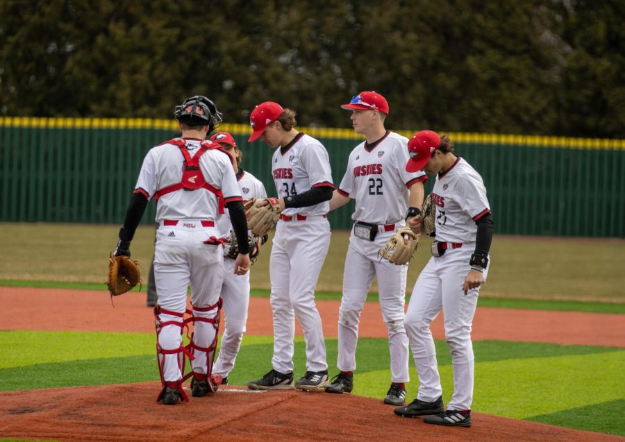 %28From+left%29+NIU+junior+catcher+Colin+Summerhill+%288%29%2C+junior+shortstop+Andre+Demetral+%281%29%2C+redshirt+sophomore+pitcher+Matt+Salomonson+%2834%29%2C+junior+second+baseman+Aaron+Harper+%2822%29+and+junior+first+baseman+Andrew+Smart+%2827%29+approach+the+pitchers+mound+early+into+the+Huskies%E2%80%99+game+against+Ohio+University+Friday.+The+Huskies+lost+to+the+Ohio+Bobcats+2-11+for+their+first+of+three+matchups+this+weekend.+%28Tim+Dodge+%7C+Northern+Star%29