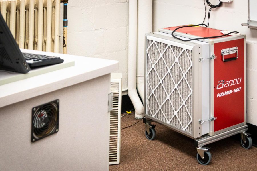 An air filter in a Davis Hall classroom. The Husqvarna A2000 purifier was the first type of air filter that NIU purchased following the return to in-person classes. (Mingda Wu | Northern Star)