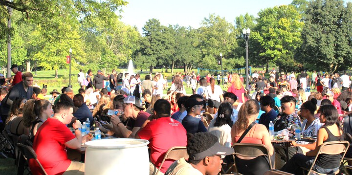 Students+on+Sunday+sitting+at+the+presidents+picnic.+The+presidents+picnic+was+an+opportunity+for+students+to+meet+NIU+President+Lisa+Freeman+while+participating+activities+such+as+volleyball%2C+kayaking+and+outdoor+games.+%28Nyla+Owens+%7C+Northern+Star%29