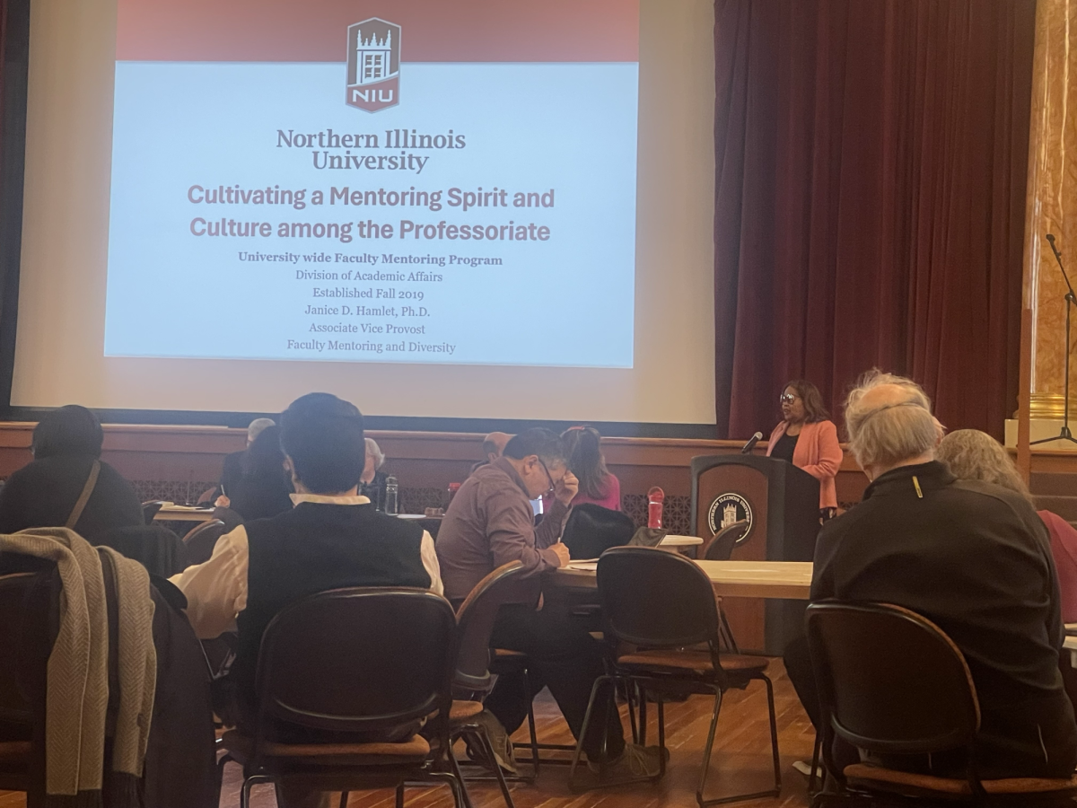 Janice Hamlet, associate vice provost for faculty mentoring and diversity, gives a presentation during Wednesday’s Faculty Senate meeting. Hamlet provided an update on NIU’s faculty mentor program. (Emily Beebe | Northern Star)