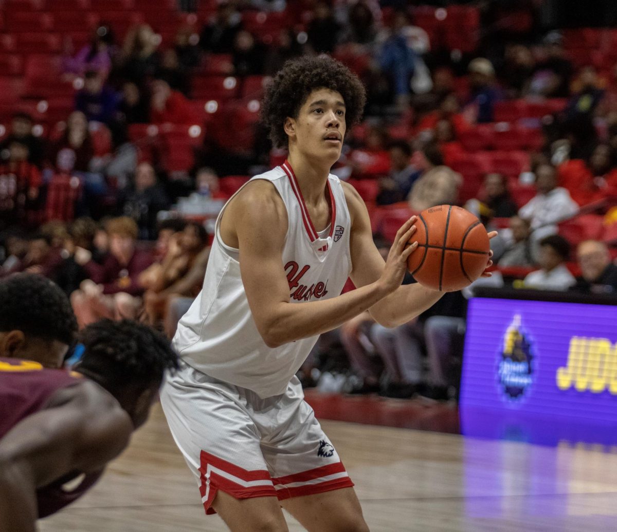 Sophomore+forward+Yanic+Konan+Niederhauser+prepares+to+shoot+a+free+throw+in+an+NIU+mens+basketball+home+game+against+Central+Michigan+University+on+March+5.+Konan+Niederhauser+announced+his+commitment+to+The+Pennsylvania+State+University+on+Monday+via+Instagram.+%28Tim+Dodge+%7C+Northern+Star%29